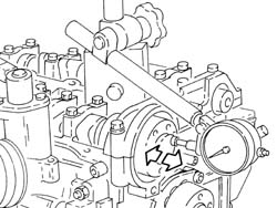CAMSHAFT IN CYLINDER HEAD - R R WITH HEAD REMOVED