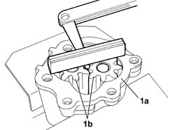 Engine oil pump, removed - check at bench