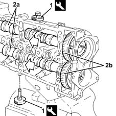 Camshaft in cylinder head - r r with head removed